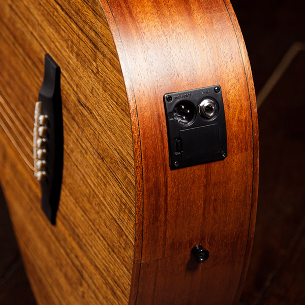 Lindo-Neptune-SE-Electro-Acoustic-Guitar-Preamp-Output