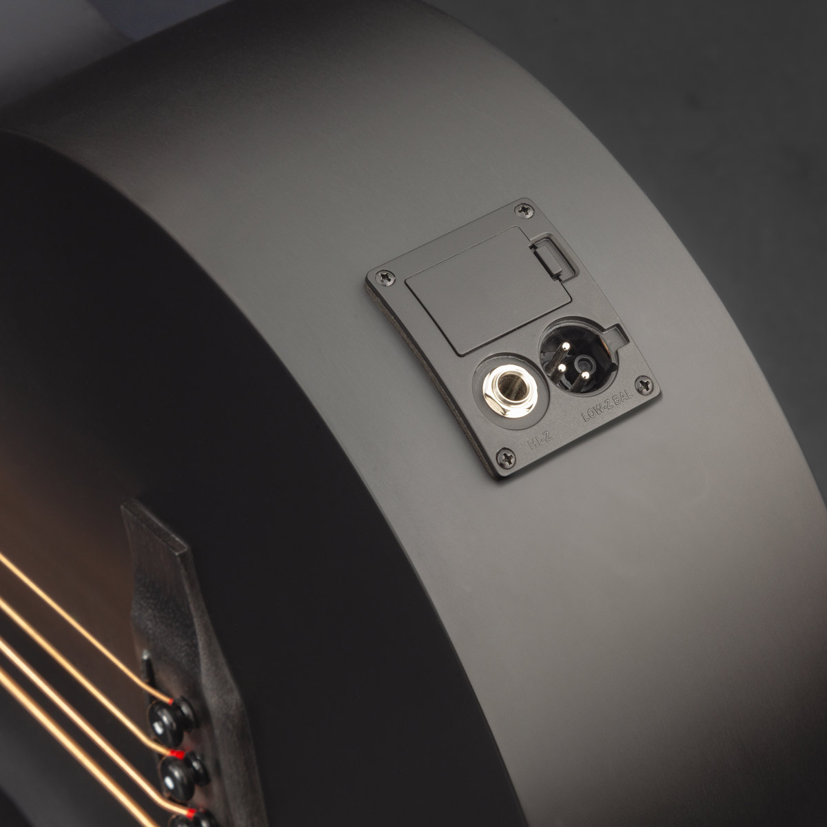 Lindo-Neptune-V2-Electro-Acoustic-Bass-Guitar-Preamp-Output